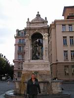 Lyon, Cathedrale Saint Jean, Fontaine de St-Jean Baptiste (1)